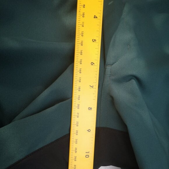 NWT Pearl Izumi Ladies Size 6 Green w/ Black Water Resistant Canyon Shorts - Picture 14 of 15